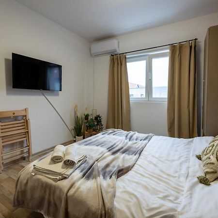 Cozy Studio Retreat - Quiet, Premium Stay Τιμισοάρα Εξωτερικό φωτογραφία
