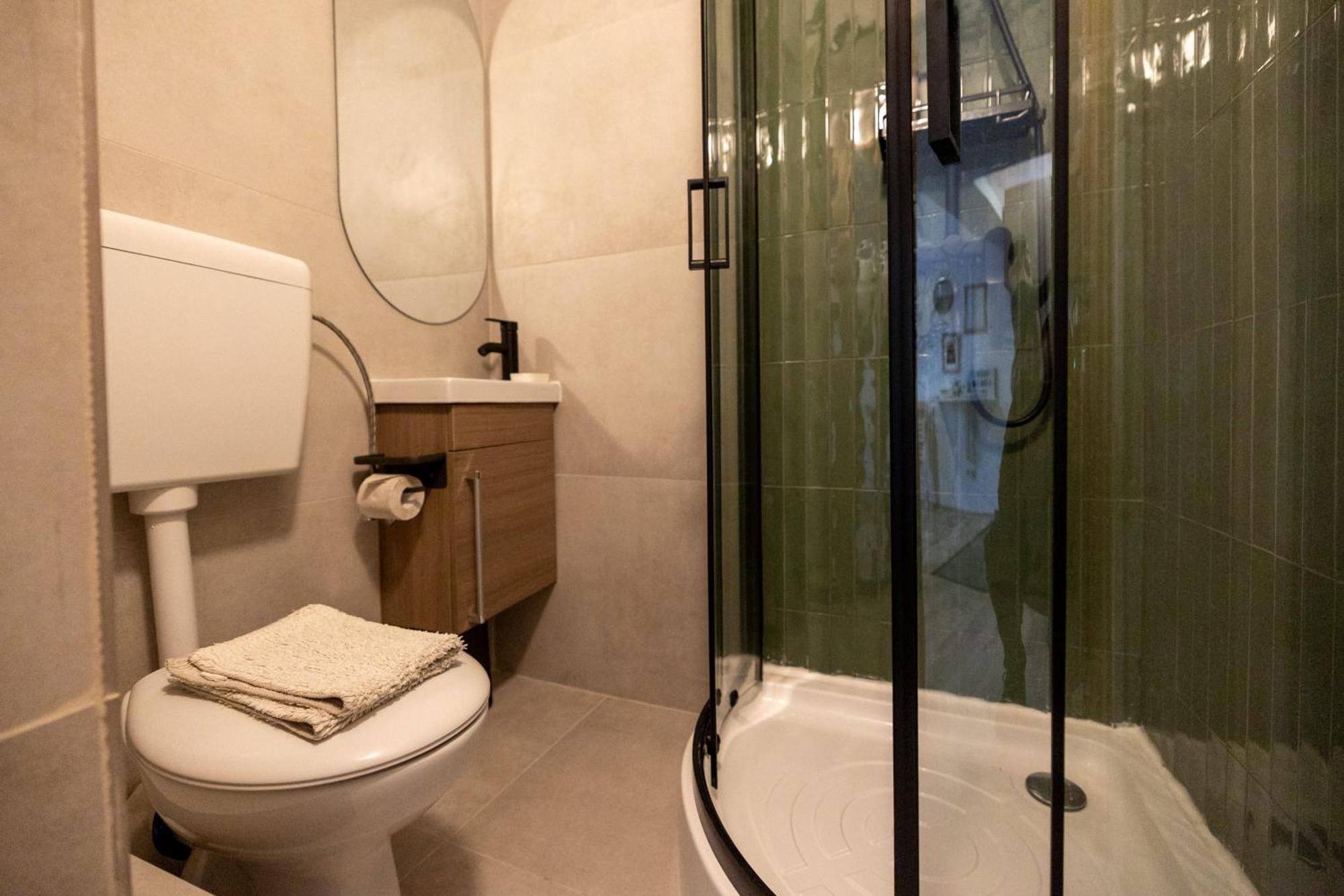 Cozy Studio Retreat - Quiet, Premium Stay Τιμισοάρα Εξωτερικό φωτογραφία